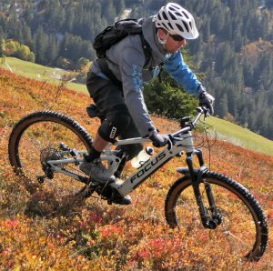 Sortie encadrée accompagnée par moniteur en VTT électrique au Grand Bornand