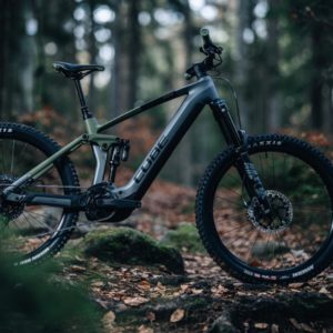 location vtt electrique tout suspendu enduro performance cube 160 TM WILD