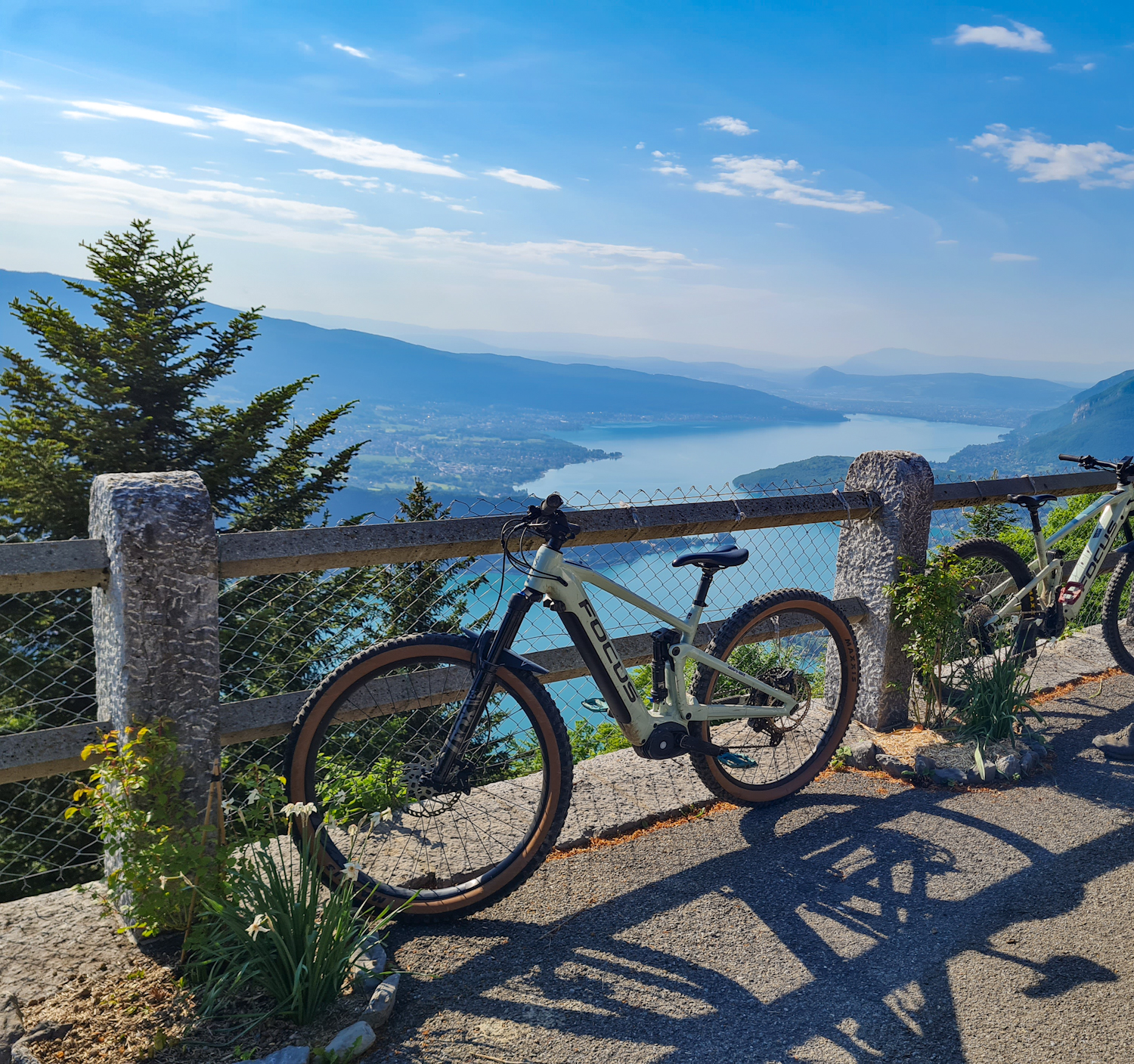 vttae col forclaz, montmin, annecy haute savoie vue lac