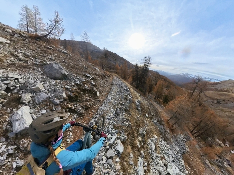 Coulisses de notre repérage du Queyras en VTTae 6 canal eau queyras arvieux single descente vtt moniteur