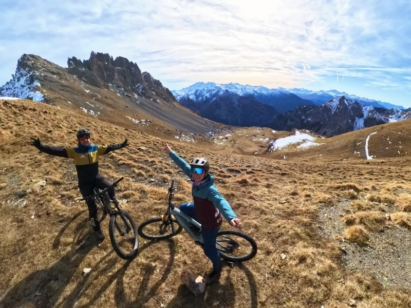 Coulisses de notre repérage du Queyras en VTTae 5 col furfande en vtt electrique queyras sejour guide voyage velo