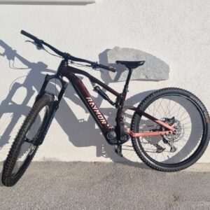 trailray raymon vtt electrique taille M coté gauche