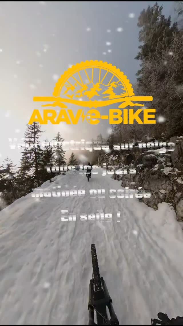 Laissez vos spatules au ski-room le temps d'une aventure mémorable en vtt électrique sur neige. #aravebike #savoiemontblanc #mongrandbo #lesaravis #vttelectrique #annecymountains #hautesavoie #activitéhiver #evgsportif #teambuilding #vttnocturne #velosurneige