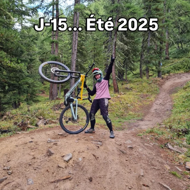 J-15 avant l'ouverture de notre magasin au Chinaillon pour les 6 mois à venir ! On est dans les starting-blocks !
#écolevtt #mongrandbo #lesaravis #aravebike #locationvttelectrique #teambuildingvtt #summer2025